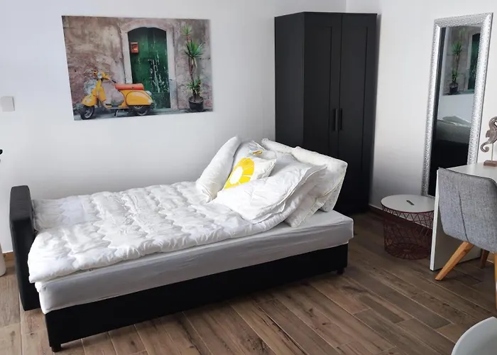 Melrose Apartment